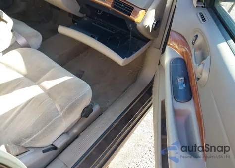 2001 Buick Lesabre Custom from USA, damaged, VIN 1G4HP54K614184616